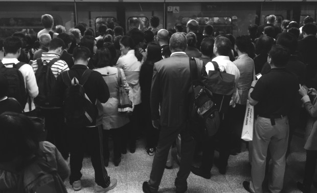 %e5%ae%89%e9%9d%99%e5%9c%b0%e7%ad%89%e5%80%99-%ef%bc%8d-quietly-waiting